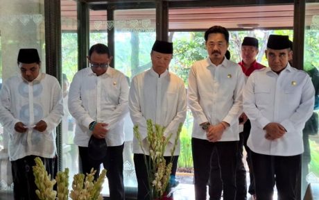 pimpinan-mpr-ziarah-ke-makam-bung-hatta